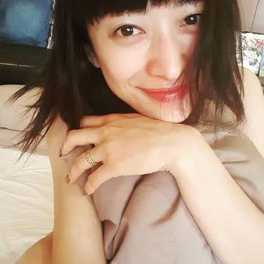 山田優、派手な格子柄の私服コーデに絶賛の声「やっぱりオシャレ」「安定の綺麗さ」