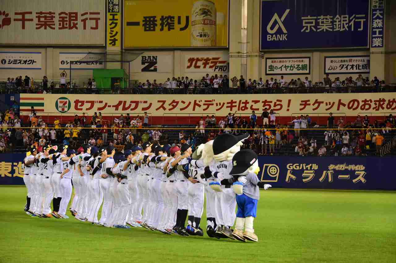 そのとき奇跡が起こった！千葉ロッテマリーンズ名物“We Are”を演じたパ・リーグ6球団の団結力 | SACCHI'N MIND SHARE