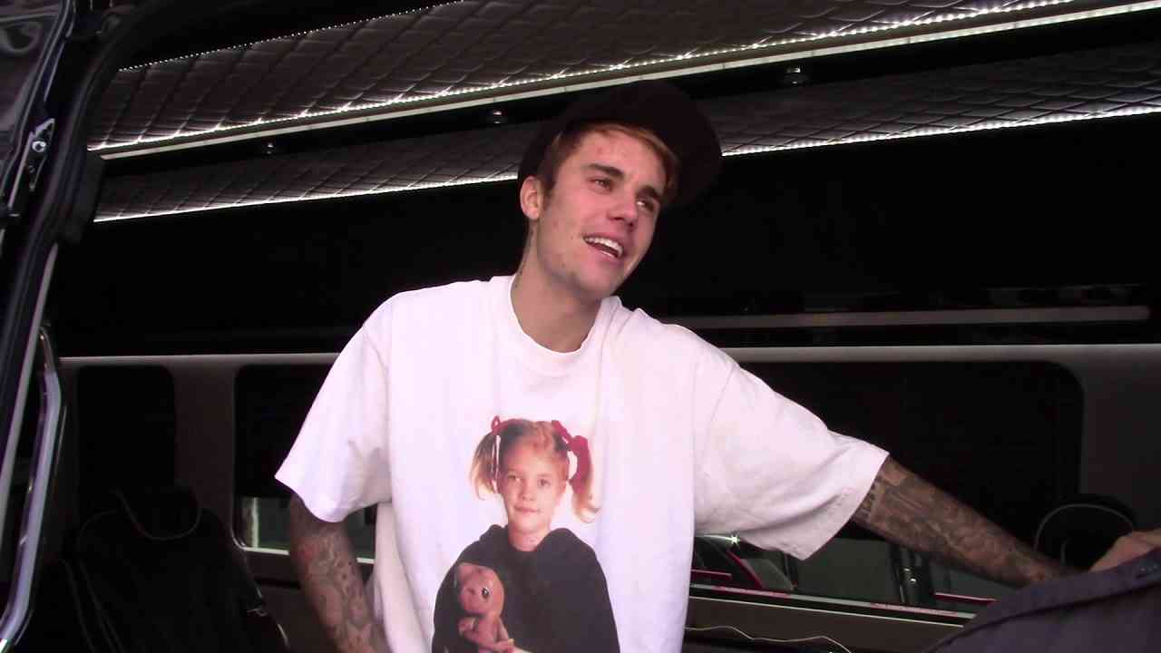 Justin Bieber Says Tom Cruise Would "Probably Whoop My ..." In Fight - YouTube