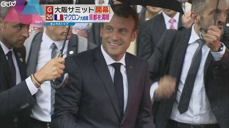 京友禅の作業場を訪問　マクロン仏大統領「素晴らしい体験でした」（読売テレビ） - Yahoo!ニュース