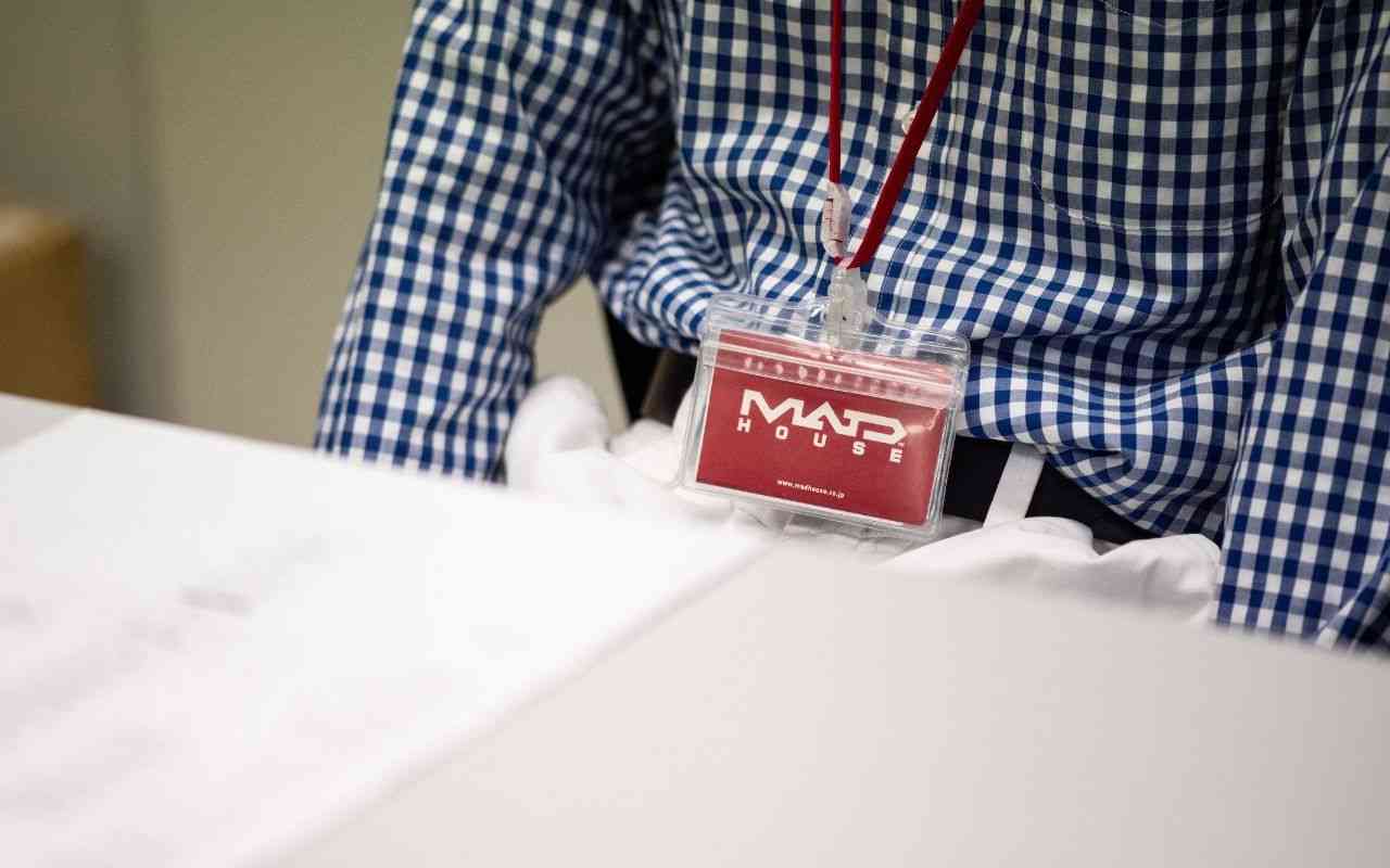 アニメ制作会社「マッドハウス」社員は月393時間働き、帰宅途中に倒れた | 文春オンライン