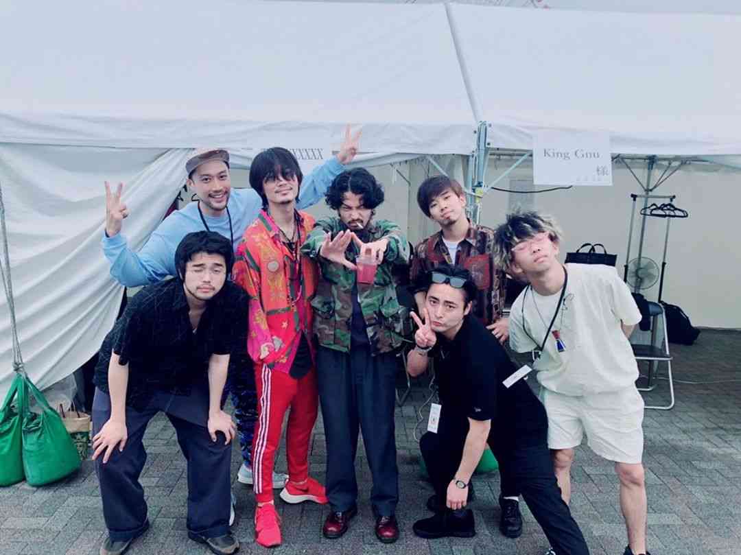 綾野剛、山田孝之・King Gnuらと集合ショットにファン歓喜「最高のメンツ」「目が幸せすぎる」