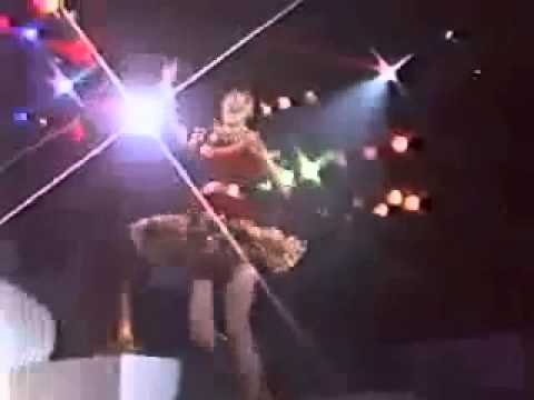 松田聖子 ～ 恋人がサンタクロース　LIVE - YouTube