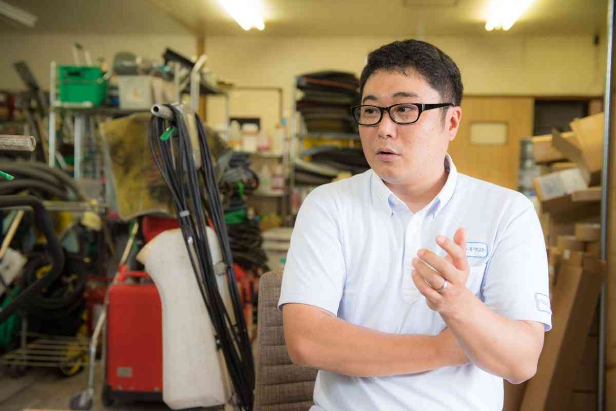             従業員の3人に1人がお笑い芸人…謎の「芸人だらけの清掃会社」の実態とは？ | 日刊SPA!        
