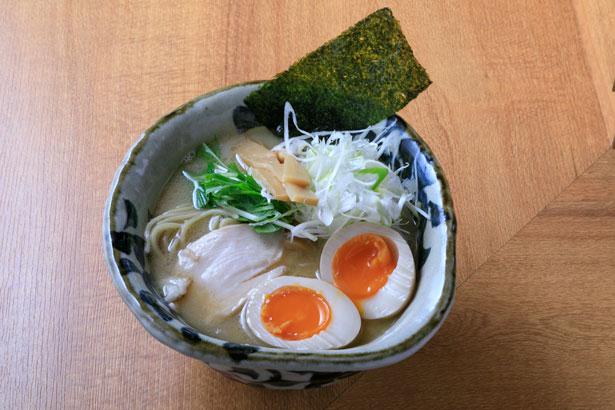 【大阪】口に広がる鯛の旨味が濃厚すぎ！「まるき」の真鯛ラーメン｜ウォーカープラス