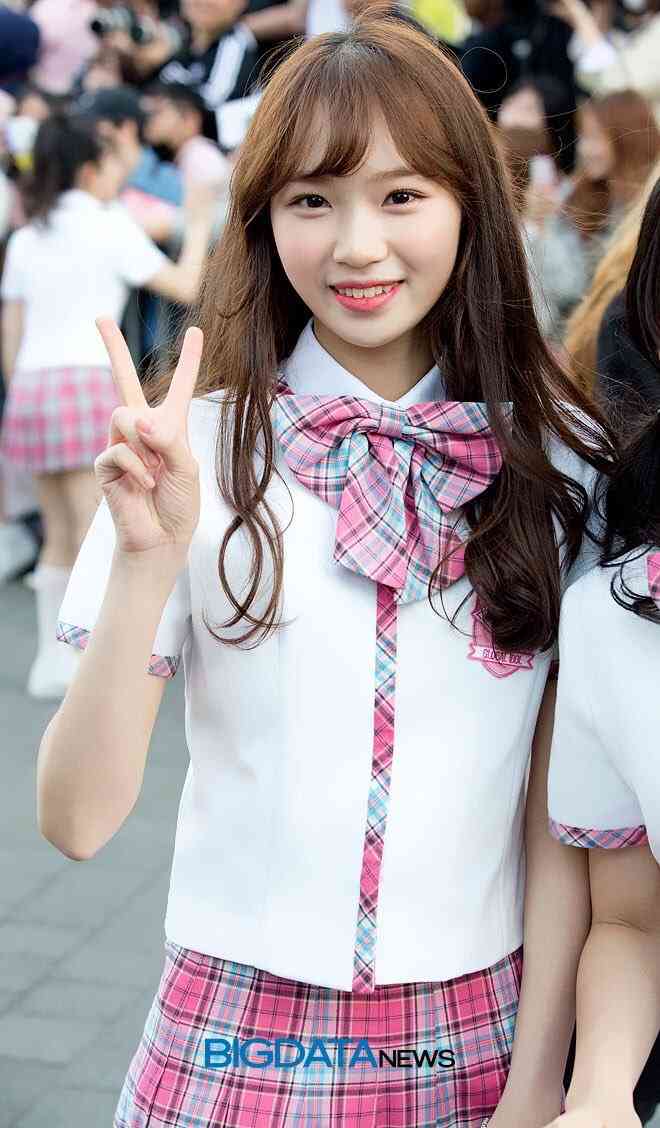 休業中の『HKT48』宮脇咲良に「もう誰かわからない」の声