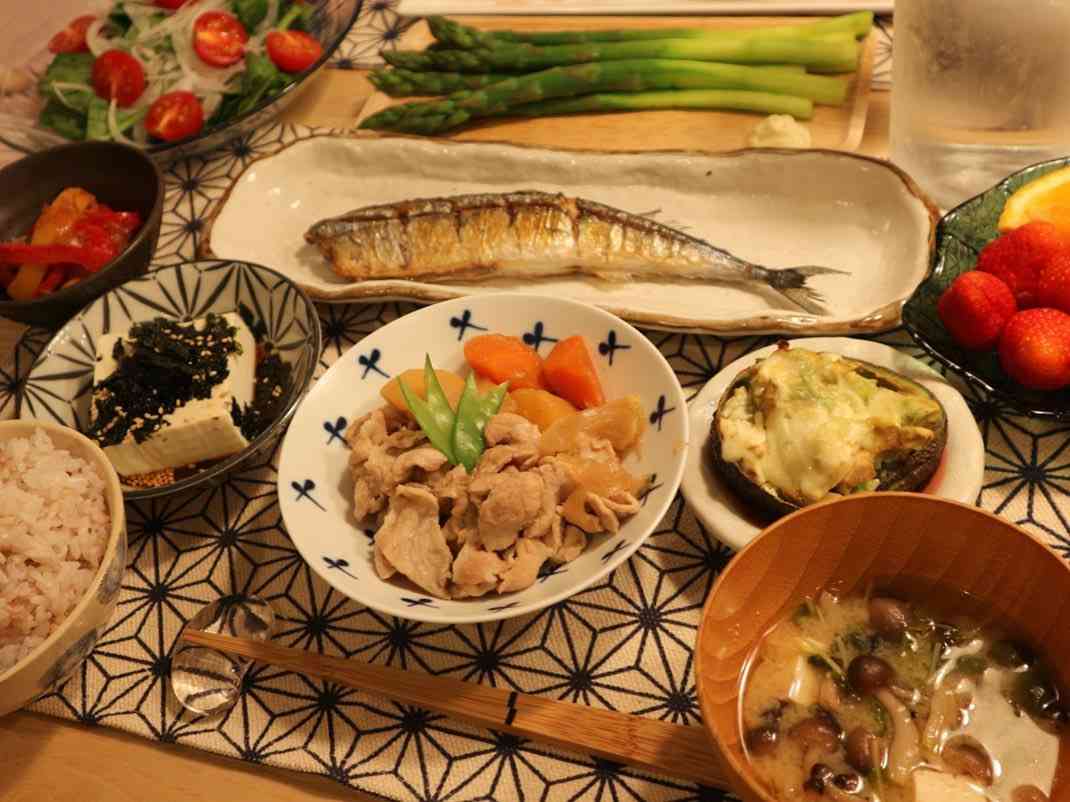 紺野あさ美さん、プロ野球選手の夫を支える全13品料理をテレビで公開…保田圭が絶賛