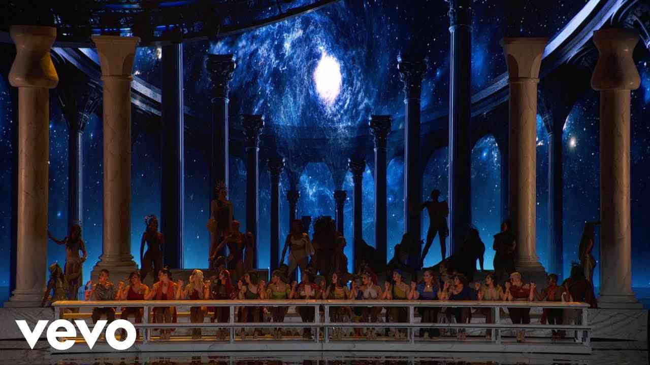Ariana Grande - God is a woman (Live on The MTV VMAs/2018 - YouTube