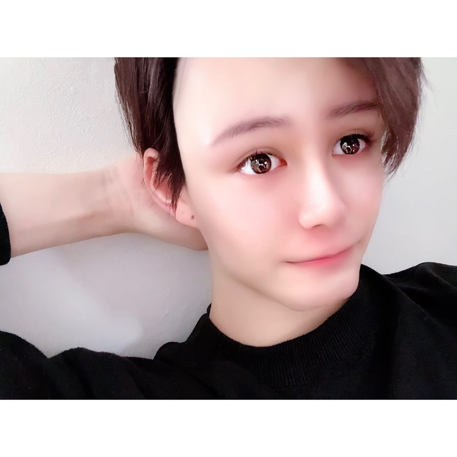 何故こんな風に撮ったんだろうという芸能人の写真を挙げていこう