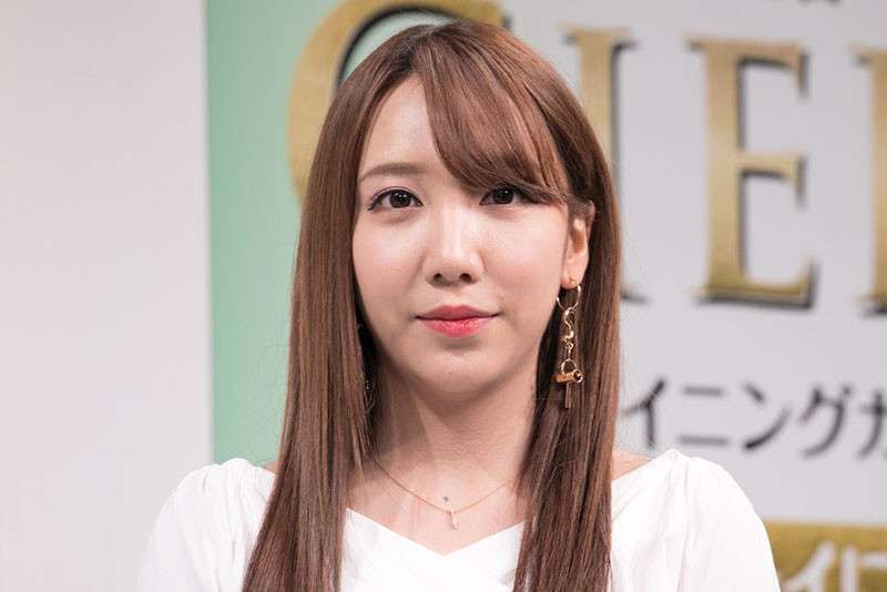 ざわちん、ほんのり赤茶色のヘアカラーに称賛コメントが続出「天使過ぎる可愛さ」