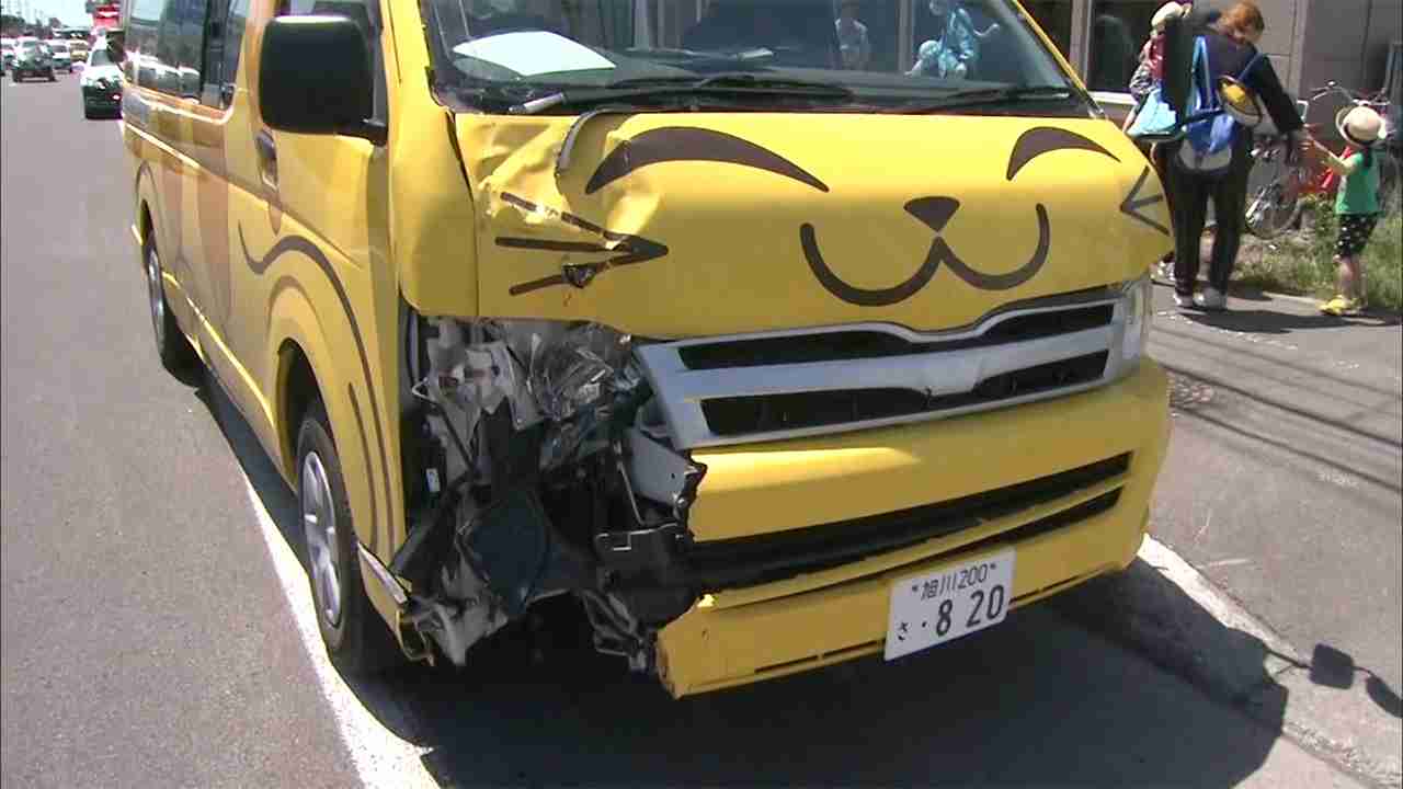 幼稚園バスと軽トラック衝突 園児らけが 北海道 旭川市 ガールズちゃんねる Girls Channel