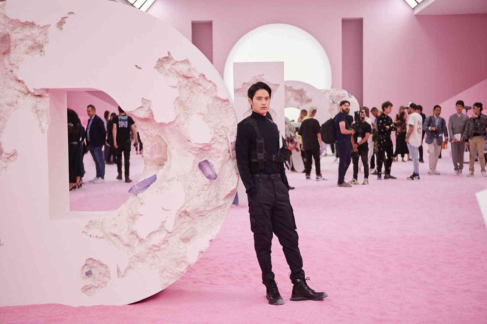 岡田健史「DIOR」ショー招待でパリへ 豪華セレブリティとフロントロウで鑑賞
