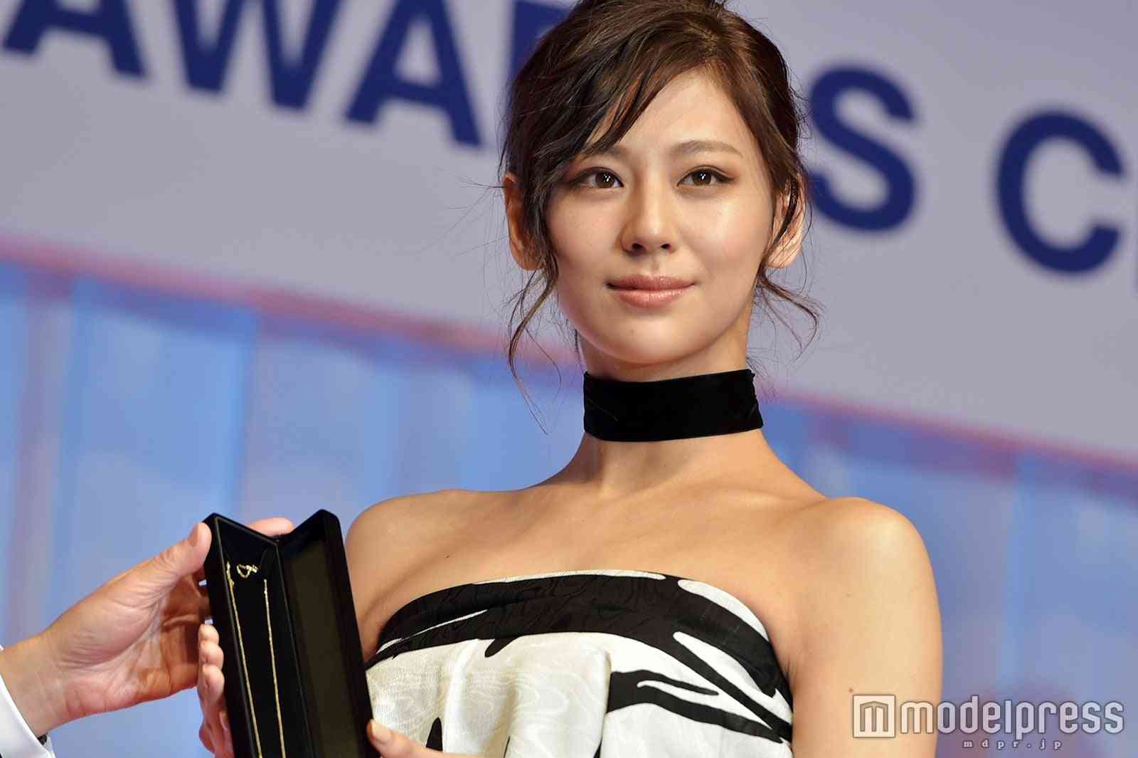 西内まりや、オフィシャルブログ開設「リアルな心の声を届けたい」