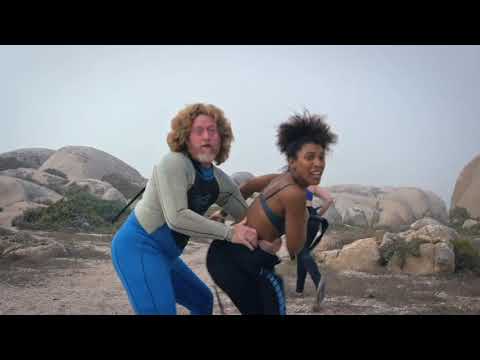 シックスヘッド・ジョーズ - YouTube