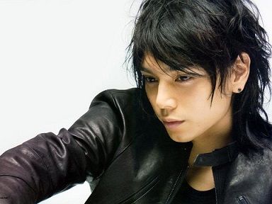 水嶋ヒロ、友人から「ジョニー・デップみたい」  鏡を見るとそこには納得の姿が…。