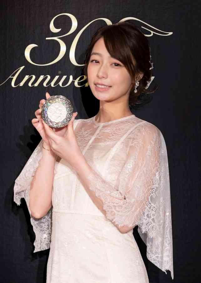 宇垣美里、名画のような美肌を披露