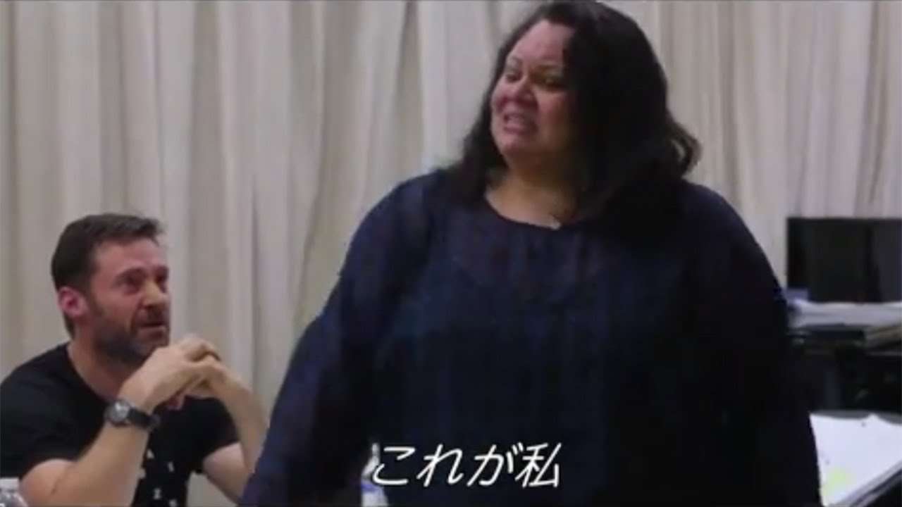 ヒュー・ジャックマンも感涙！映画『グレイテスト・ショーマン』「This Is Me」ワークショップセッションの様子 - YouTube