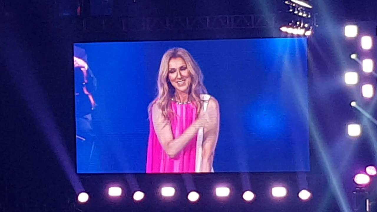Celine Dion - Can't Help Falling In Love (LIVE in Manila July 20) - YouTube