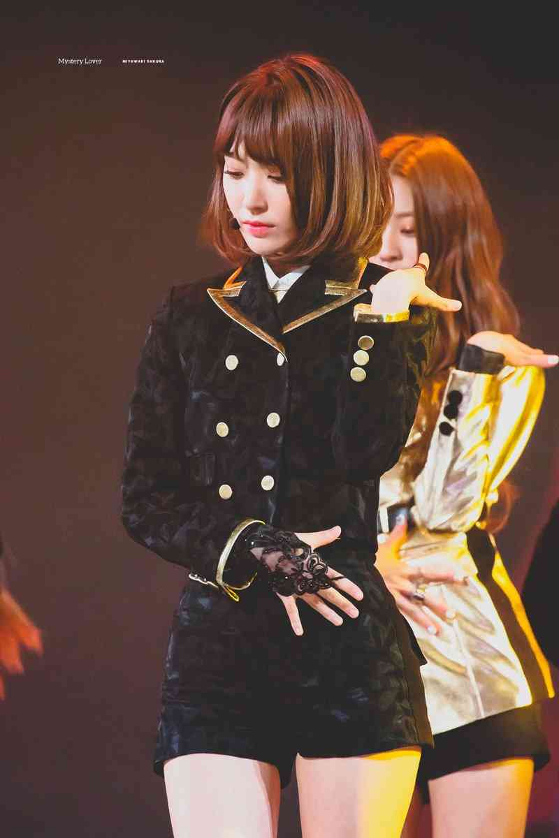 休業中の『HKT48』宮脇咲良に「もう誰かわからない」の声
