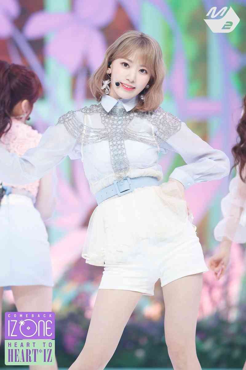 休業中の『HKT48』宮脇咲良に「もう誰かわからない」の声