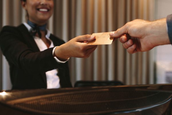 旅行では宿にお金をかける？　女性が宿泊施設にこだわる理由