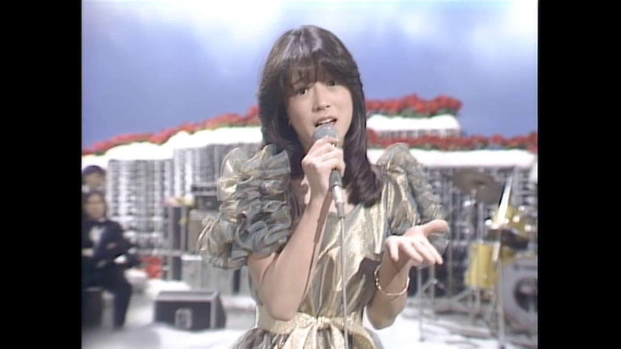 中森明菜 セカンド・ラブ 夜のヒットスタジオ - YouTube