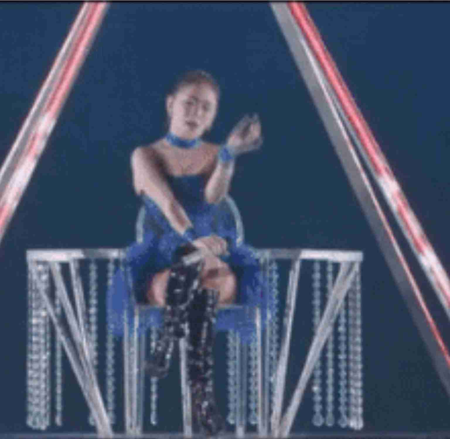 浜崎あゆみ、あの歌姫2人に寄せすぎていると批判殺到「髪型もメイクもパクリ」「これは意識しすぎ」