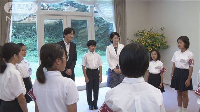 秋篠宮ご夫妻が豆記者と懇談　同世代の悠仁さまも