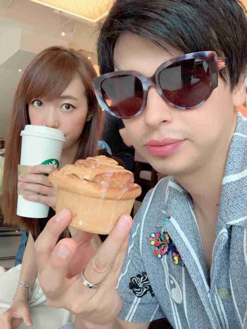 アレク、スタバで夫婦ならではの節約術 「エコスタバ」と自画自賛のその方法は…