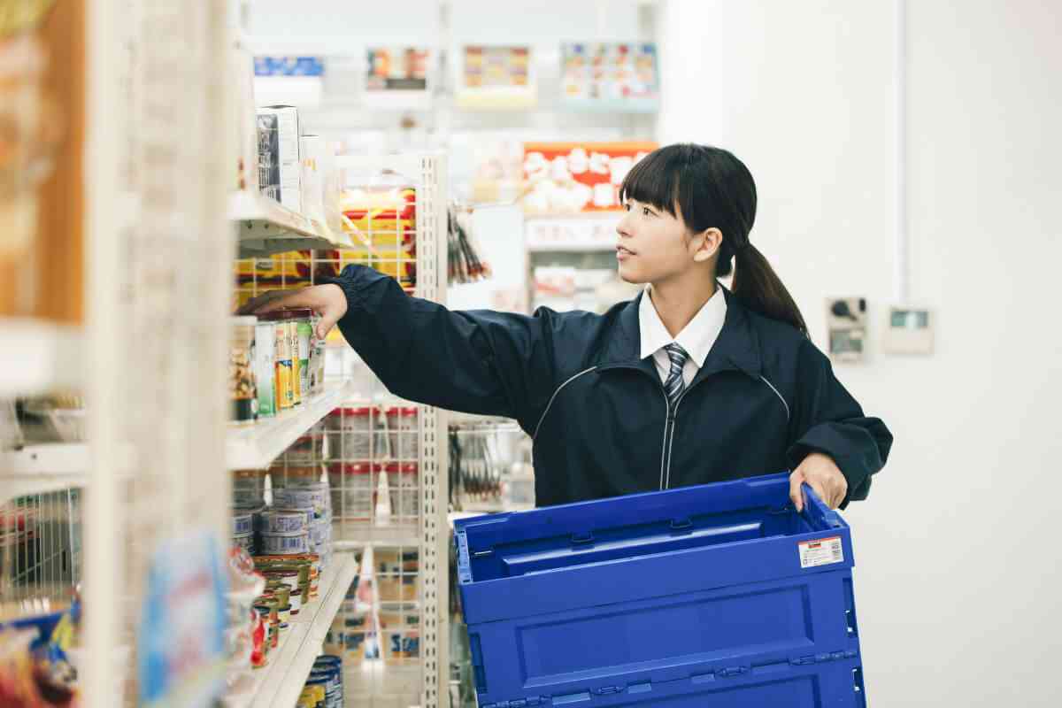 【年収103万円以上の学生向け】勤労学生控除って何？バイトの収入が多い大学生は有利になるの？｜#タウンワークマガジン
