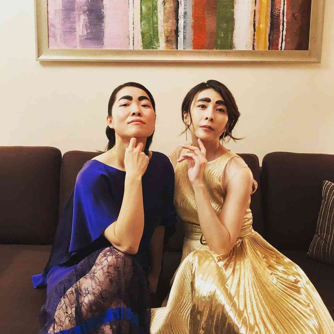 竹内結子 イモトアヤコと極太眉毛でツーショット写真公開