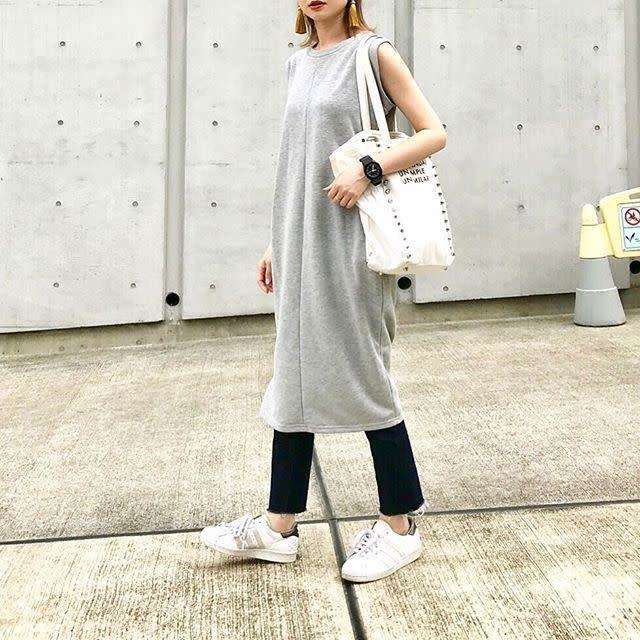 デニムにあわせるトップス