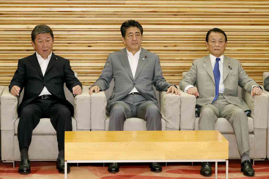 消費税増税、麻生財務相「信任いただいた」 - 産経ニュース