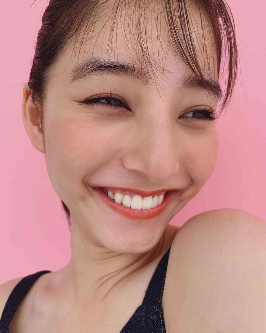 新木優子、近すぎる“ドアップ”ショット披露「この距離でもかわいいって何事」 