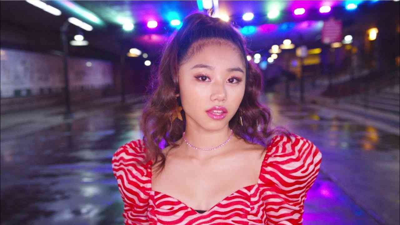 RIRI New Single「HONEY」Music Video - YouTube