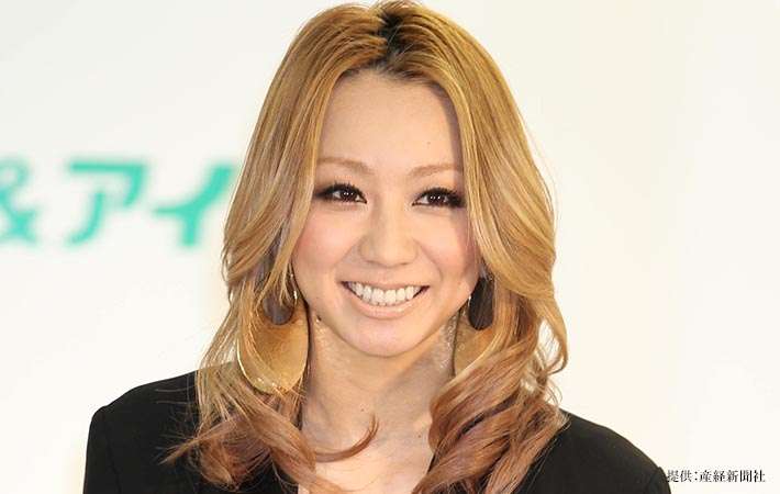 倖田來未、美腹筋際立つステージ衣装のオフショット公開し反響「腹筋ヤバイね」「ママには見えん」