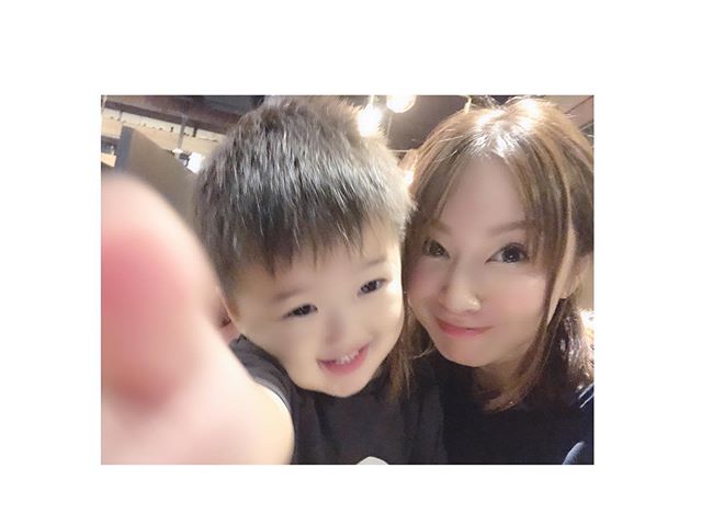 鈴木亜美（37）、デビュー21周年を迎えた近影に驚きの声　「ほんと変わらない」