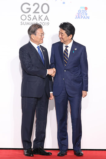 韓国が逆上の果てに「レクサス」「セブン-イレブン」まで報復対象に | デイリー新潮