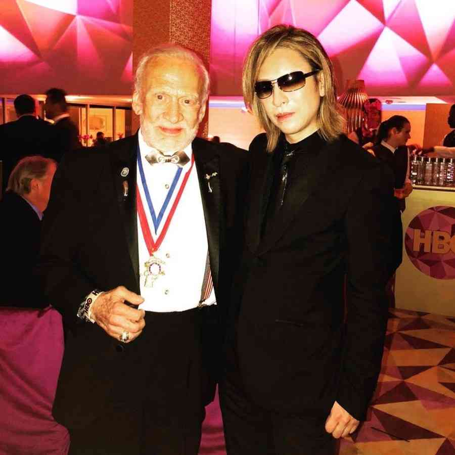 YOSHIKI、アポロ11号の宇宙飛行士、バズ・オルドリン氏と撮影　2ショット公開に「本当にさすが」