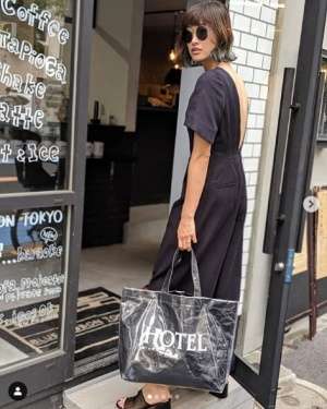 山田優、「背中も美人！」背中がざっくり開いたワンピース姿が大反響(1ページ目) - デイリーニュースオンライン
