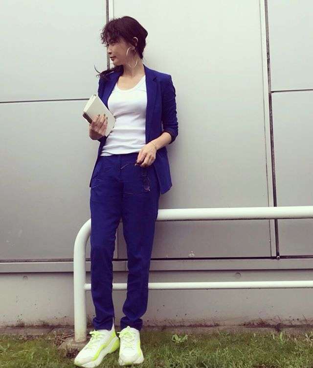 長谷川京子、ミニスカで美脚あらわ「控えめに言って、世界一綺麗」