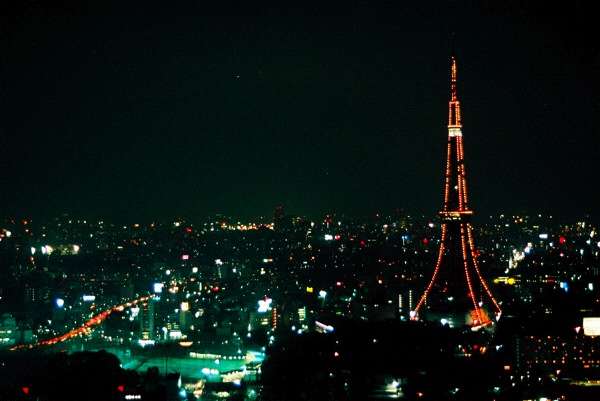東京タワーかスカイツリーの画像を貼るトピ