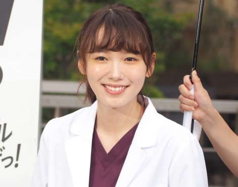 飯豊まりえ、雨中で取材のカメラマンを癒やしたひと言