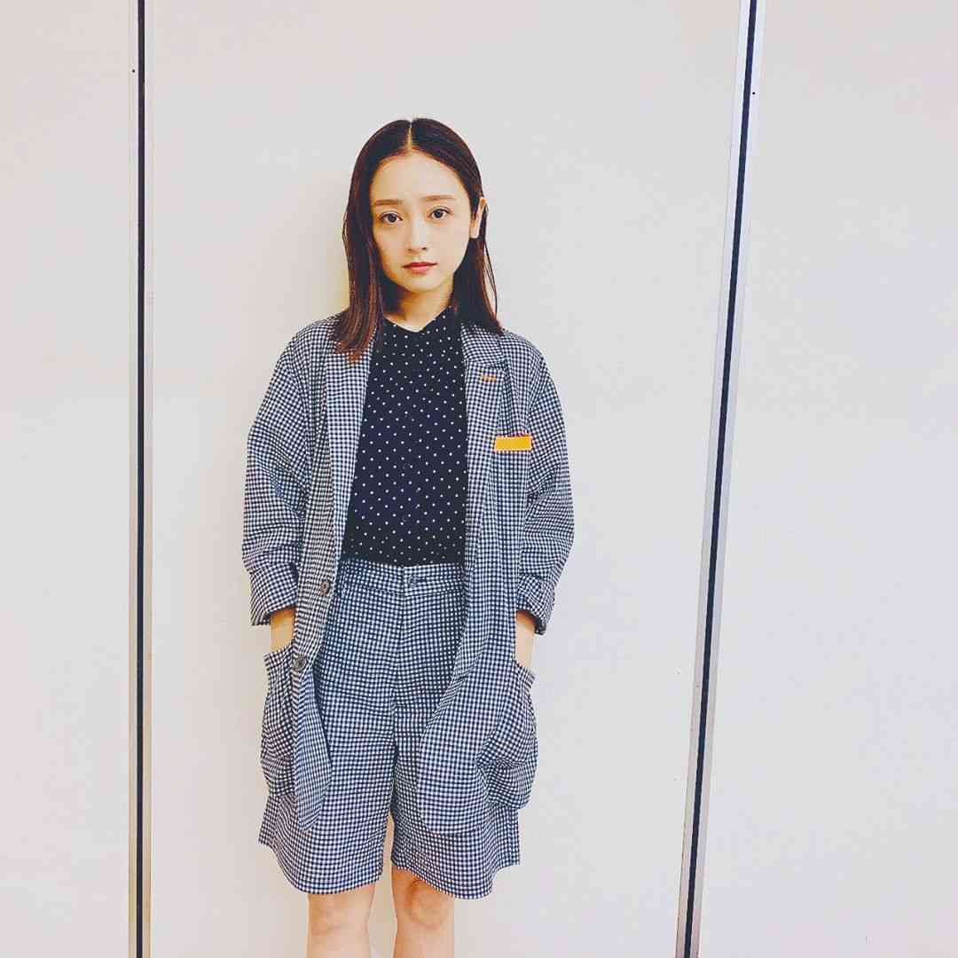 安達祐実、メンズ服姿が少年のよう 「めちゃかわいい」「ママにも見えない」
