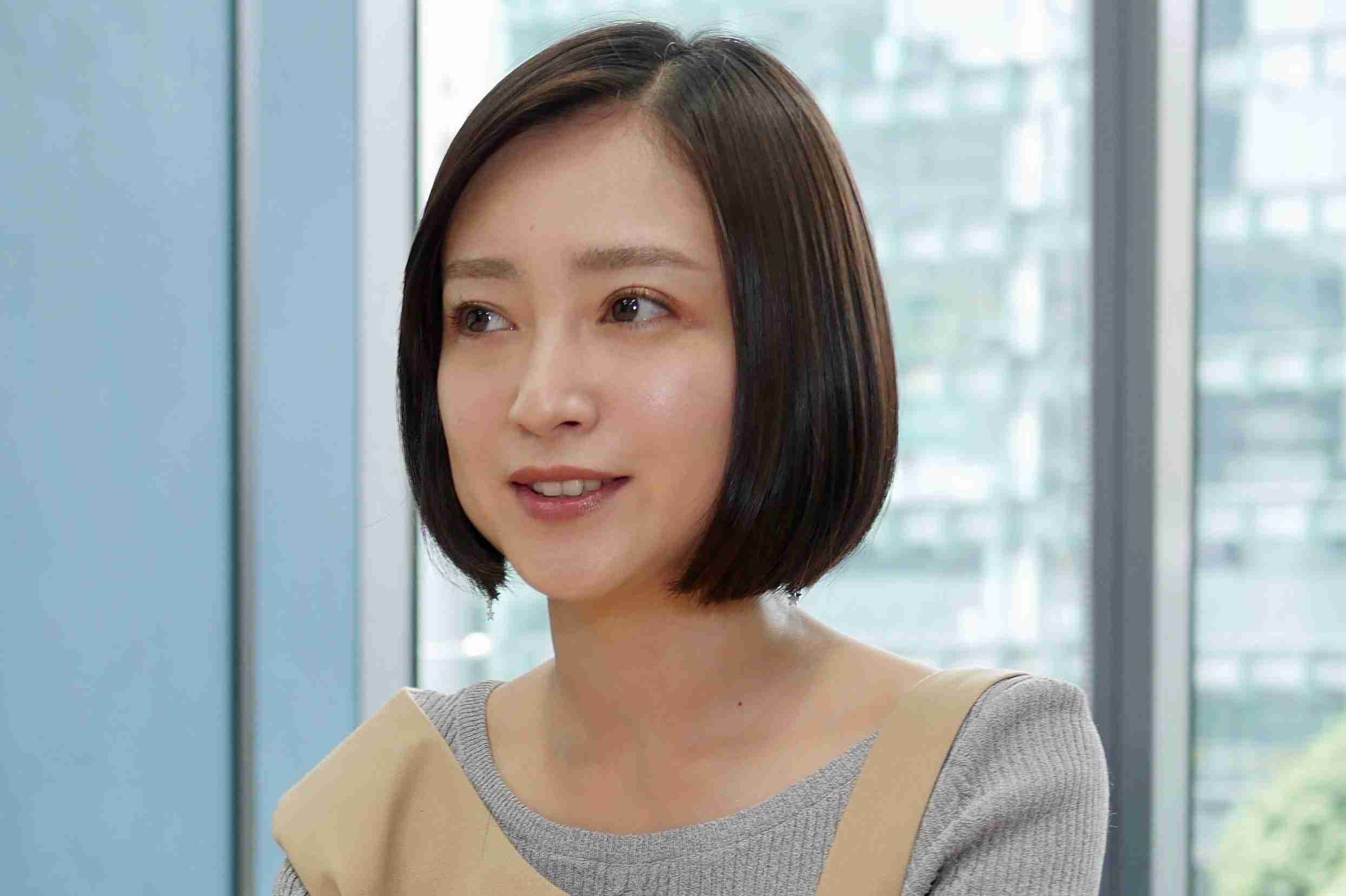 安達祐実、メンズ服姿が少年のよう　「めちゃかわいい」「ママにも見えない」 – ニュースサイトしらべぇ