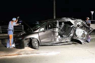 電柱衝突で高校生2人死亡　仙台、運転の男逮捕