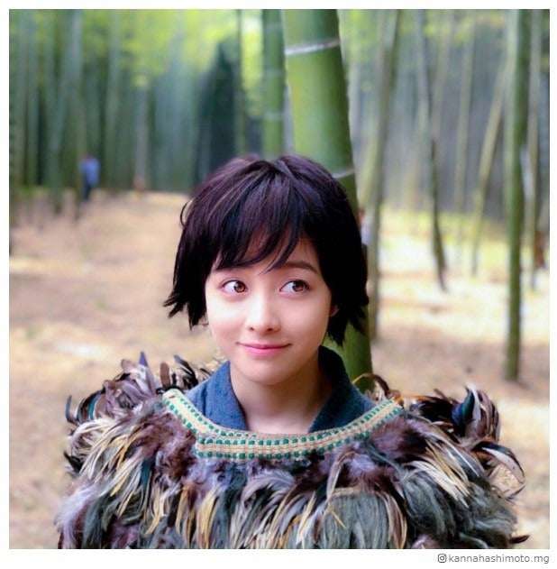 橋本環奈「キングダム」オフショット公開「可愛すぎる」の声殺到 - モデルプレス