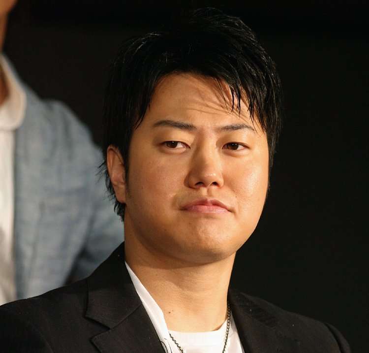 俳優休業状態の遠藤要、歌舞伎町の会員制バー店長に