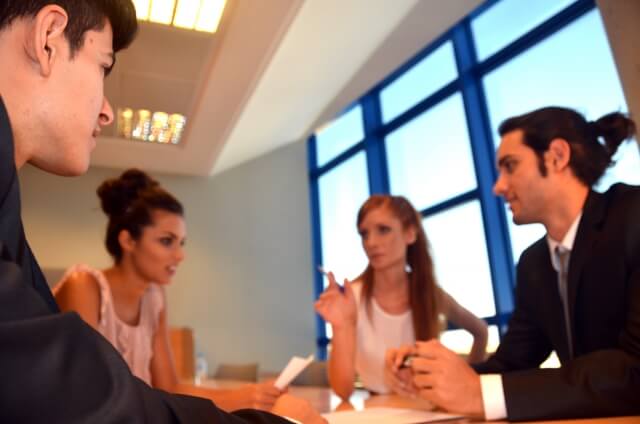 日本人は出社時間に厳しすぎ？　外国人エンジニアが感じた「日本の嫌いなところ」 | キャリコネニュース