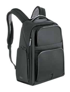 スーツにリュック姿はどう？「アリ」の人が増えている理由